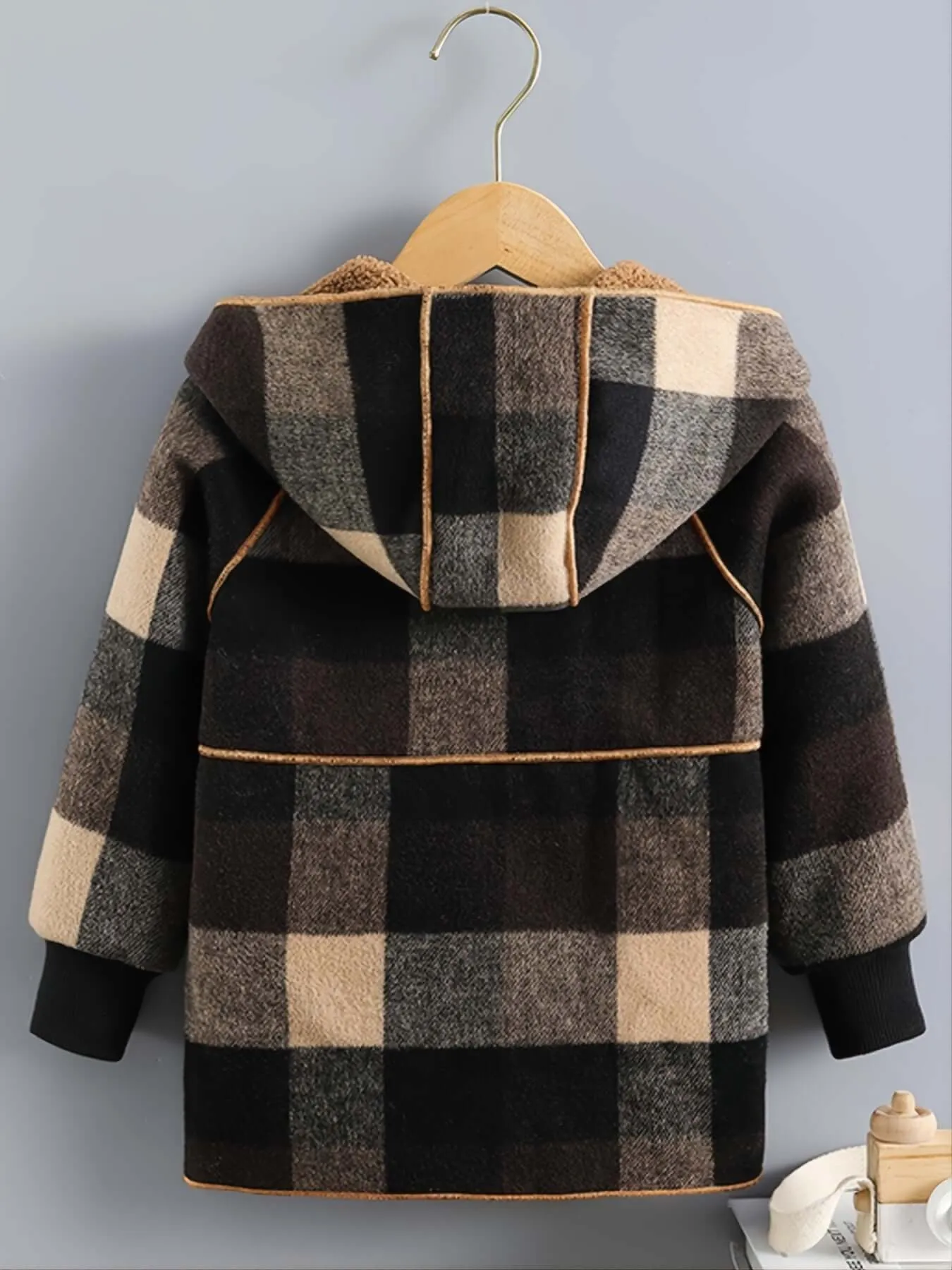 Adventure Ready: KIDS Plaid Hooded Jacket – Plush Lined & Weather-Resistant