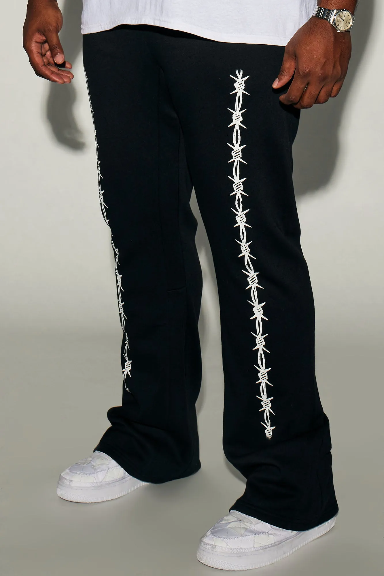 Barbwire Flared Sweatpants - Black