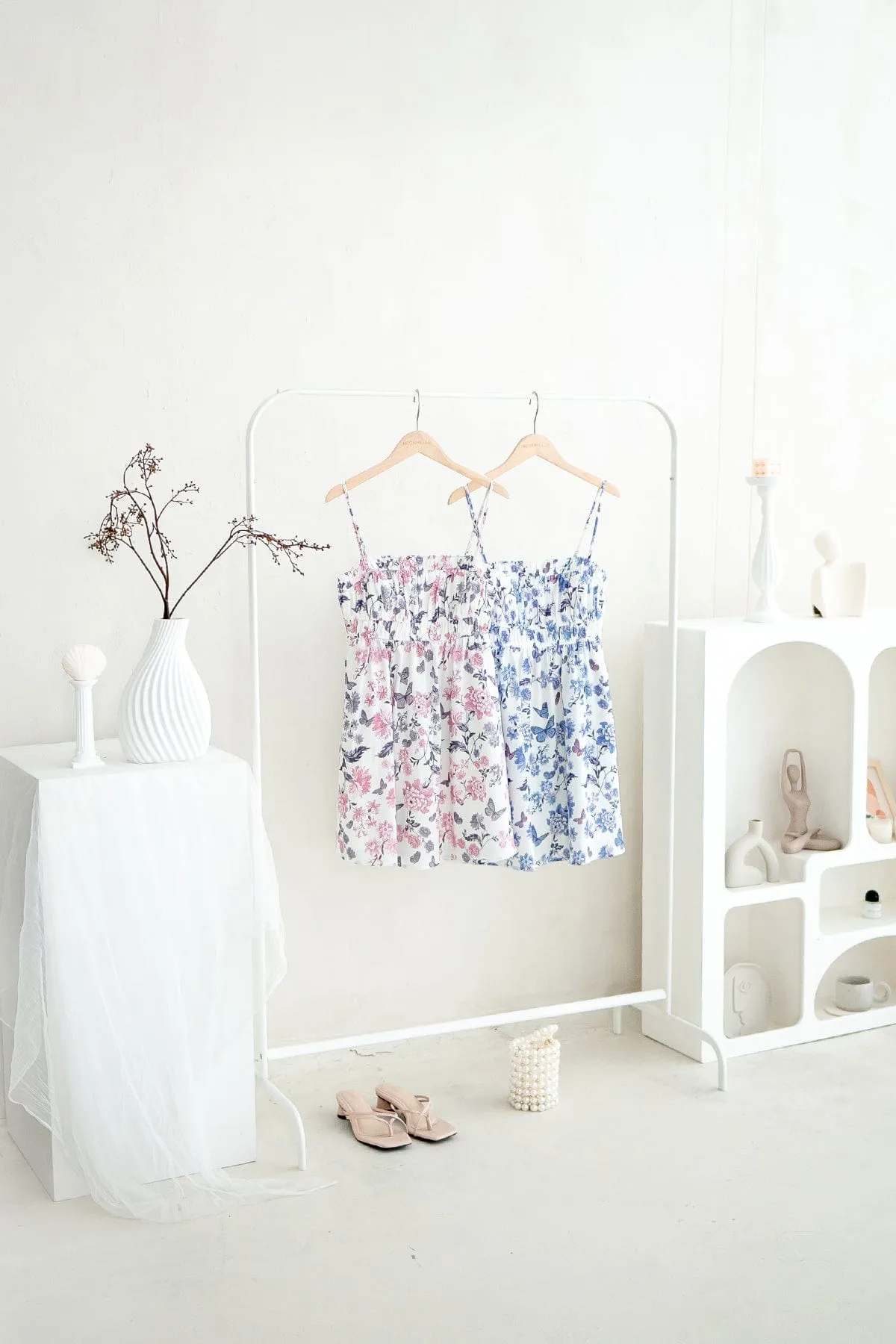 BLOOMING GARDEN FLORAL DRESS IN BLUE