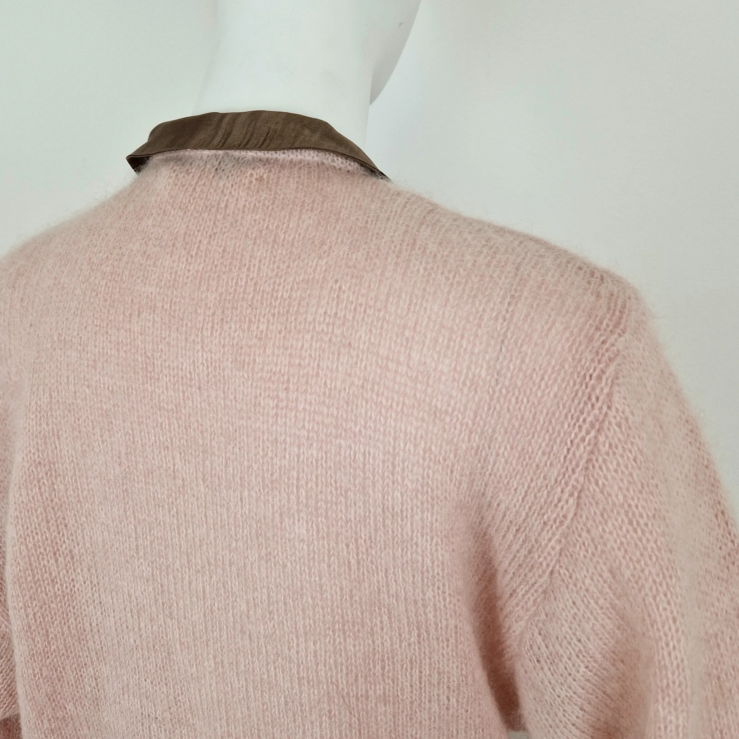 Cardigan rosa super kid mohair paesaggio invernale