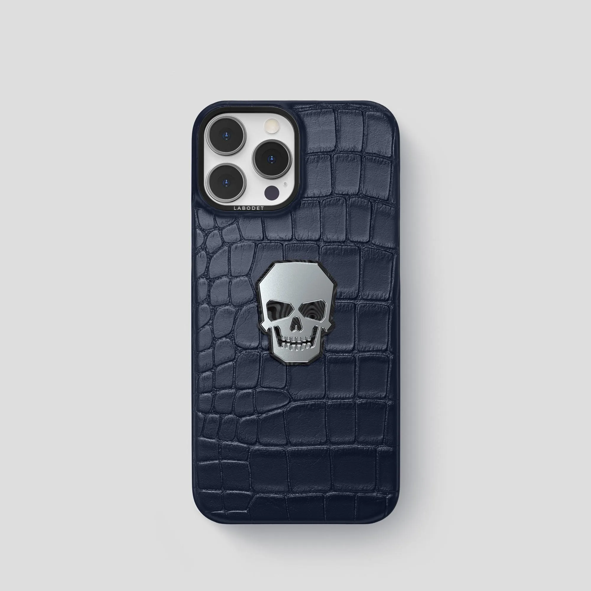 Classic Case With Titanium Skull For iPhone 15 Pro In Alligator