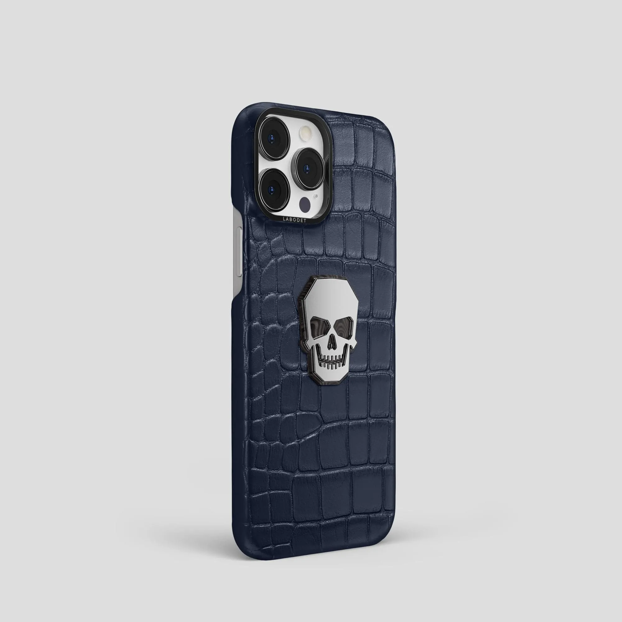 Classic Case With Titanium Skull For iPhone 15 Pro In Alligator