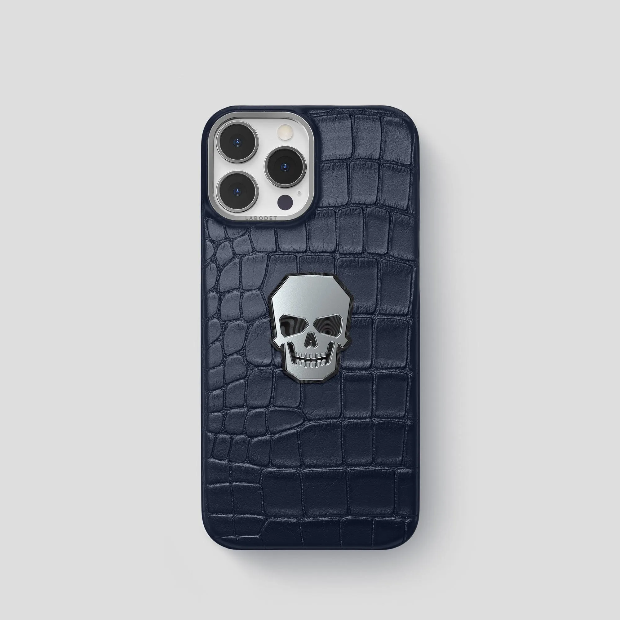 Classic Case With Titanium Skull For iPhone 15 Pro In Alligator