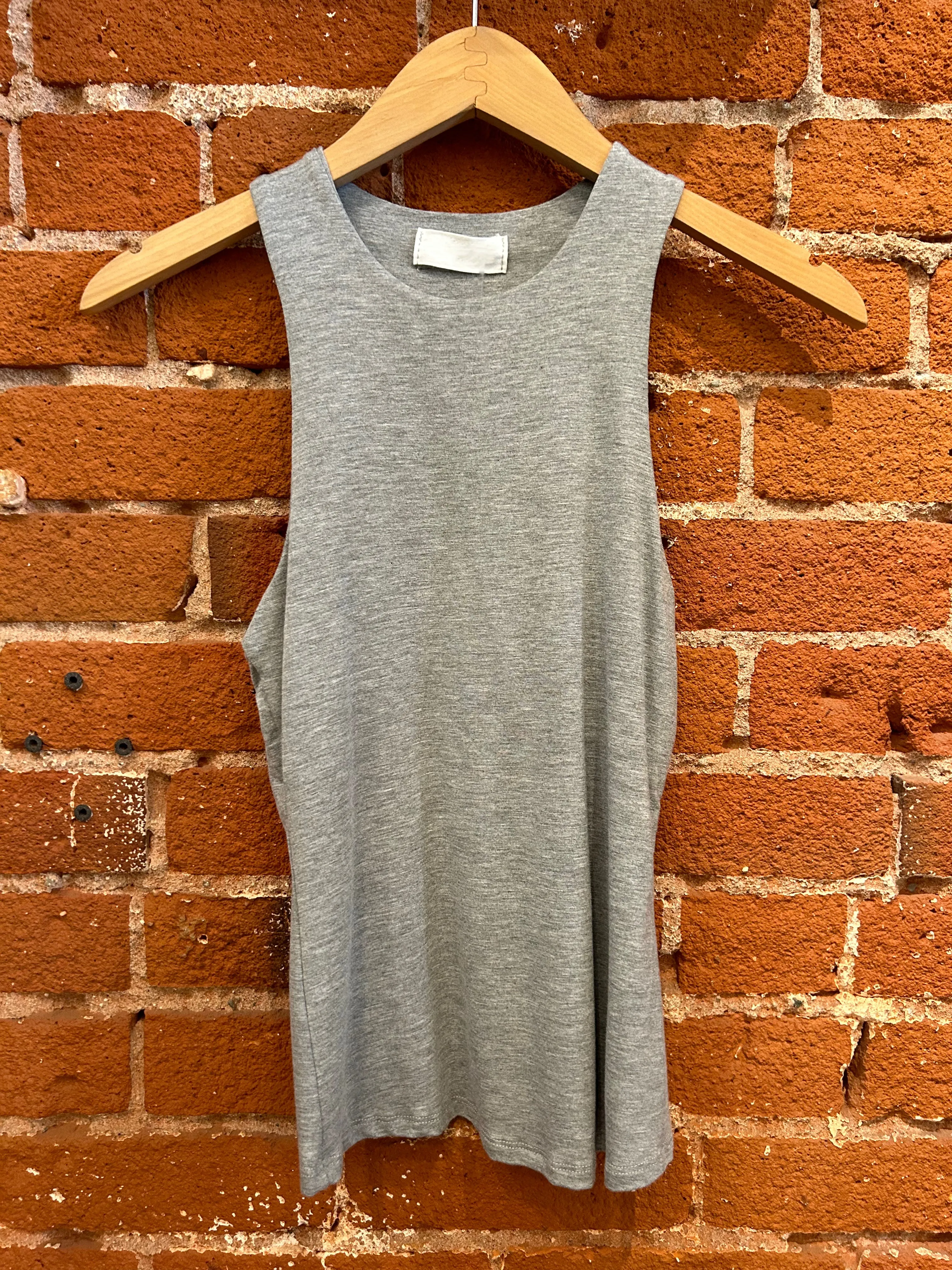 Mia Essential Two Layer Semi Crop Tank Top In Heather Grey