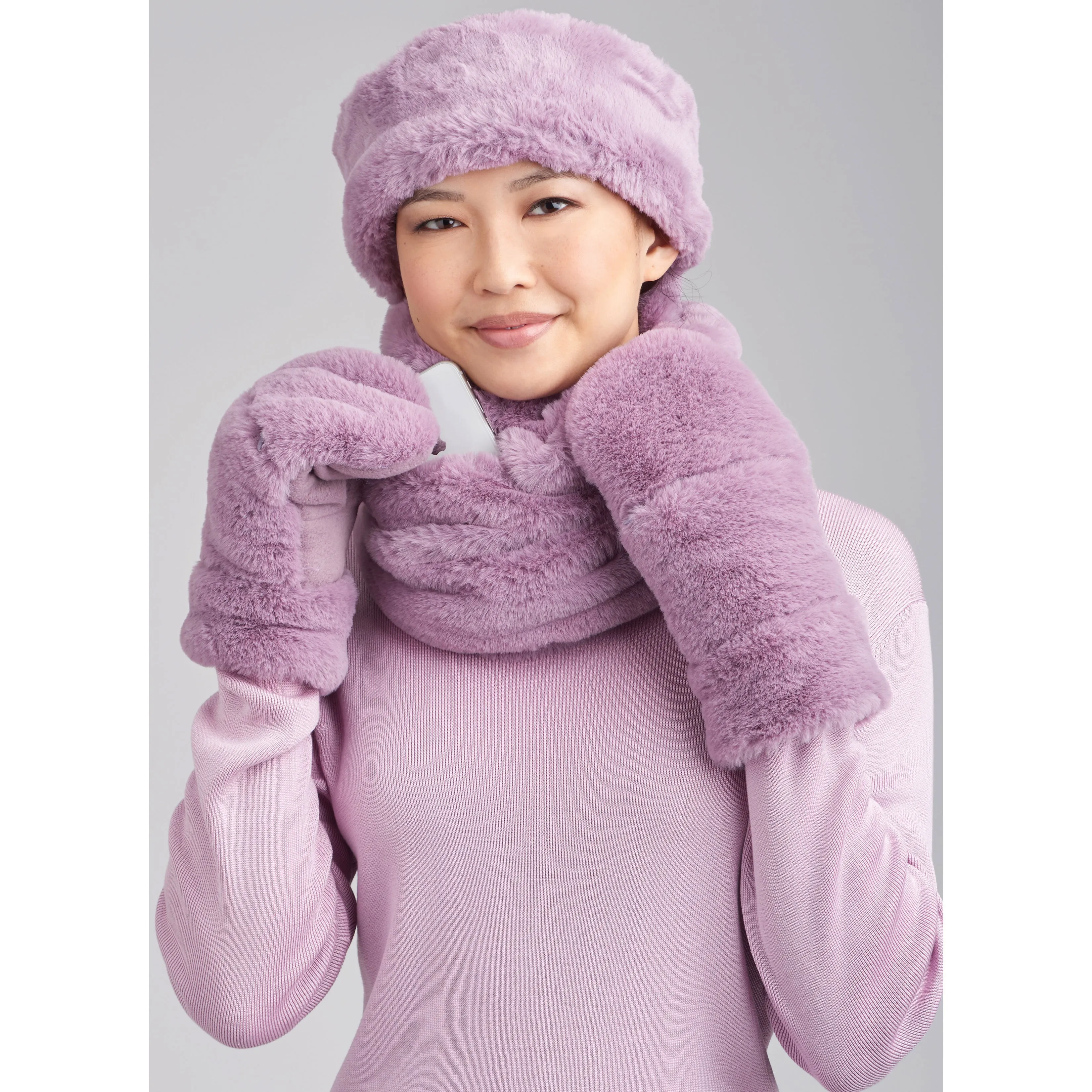 Simplicity pattern 9658 Misses' Hats, Headband, Mittens, Cowl and Infinity Scarf