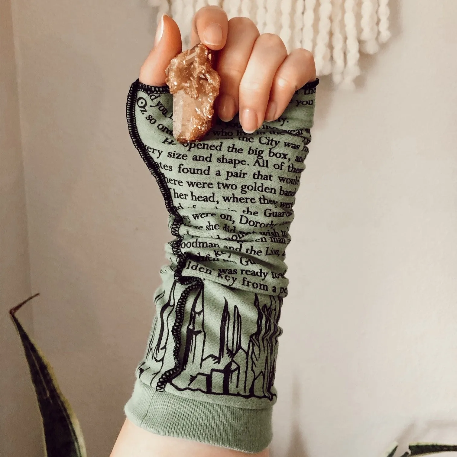 The Wonderful Wizard of Oz Writing Gloves