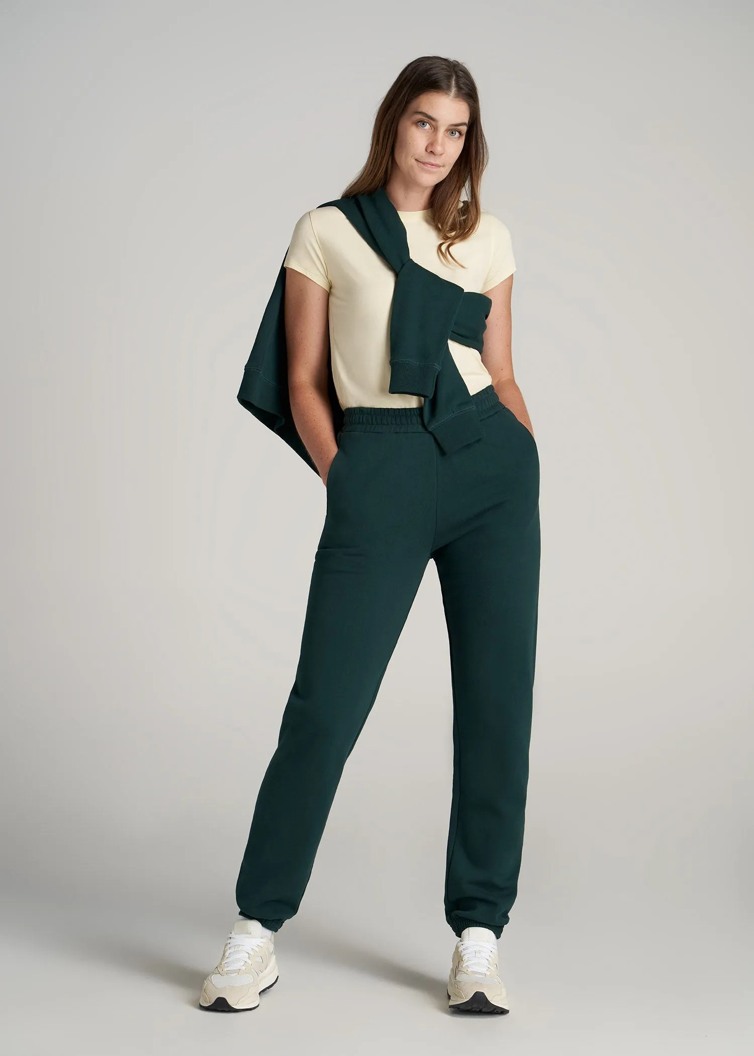 Wearever Fleece Relaxed Women's Tall Sweatpants in Emerald